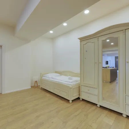 Shone Old Town 2 Bedroom Apartment Pressburg