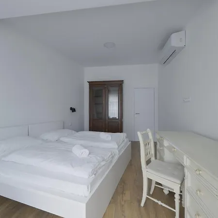 Shone Old Town 2 Bedroom *