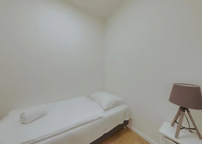 Shone Old Town 2 Bedroom Апартаменты *