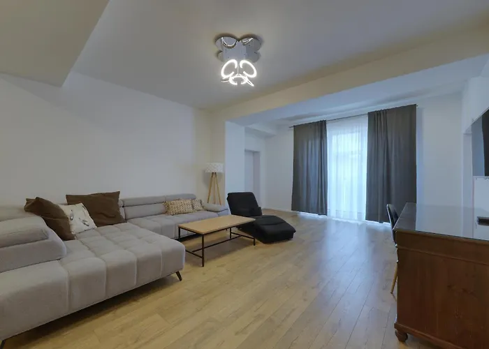 Апартаменты Shone Old Town 2 Bedroom Братислава