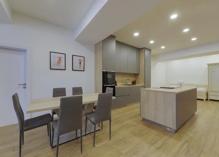 Shone Old Town 2 Bedroom * Bratislava