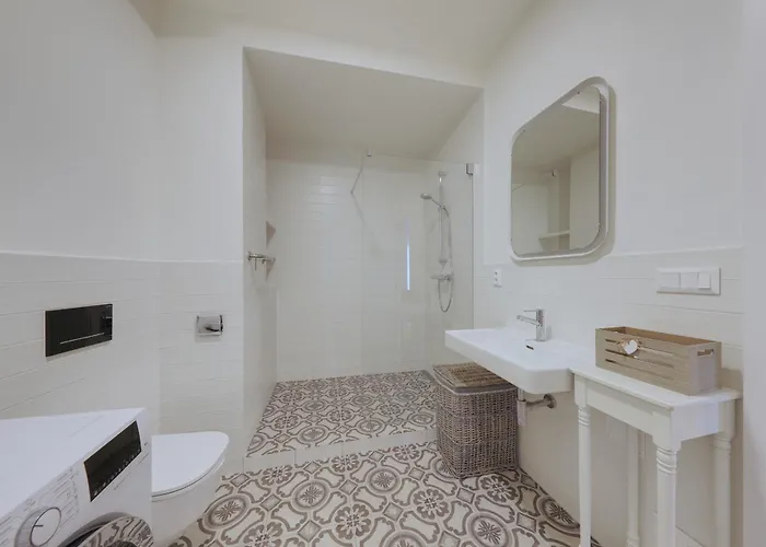 Shone Old Town 2 Bedroom * Bratislava