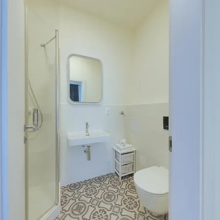 Shone Old Town 2 Bedroom דירה *